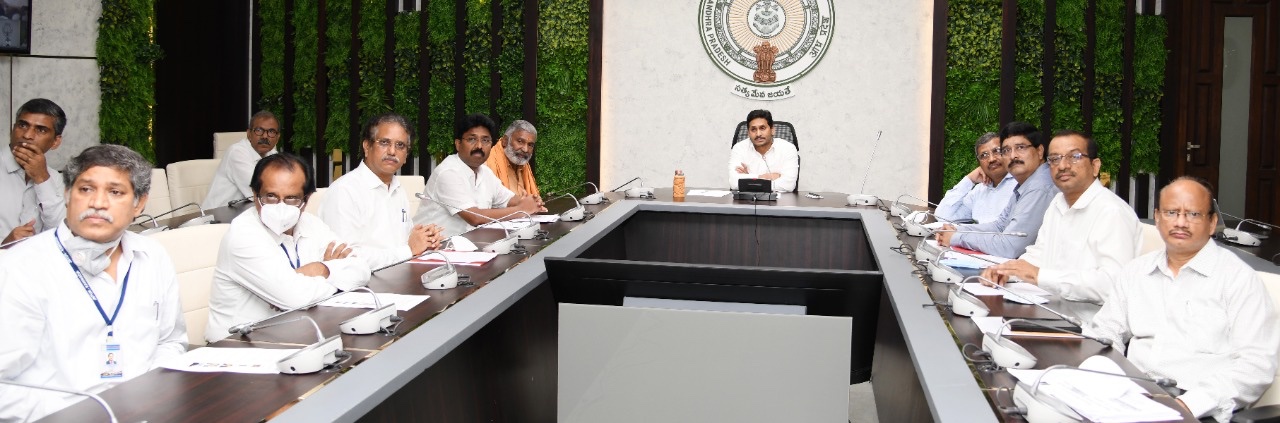 YS Jagan Mohan Reddy with his ministers